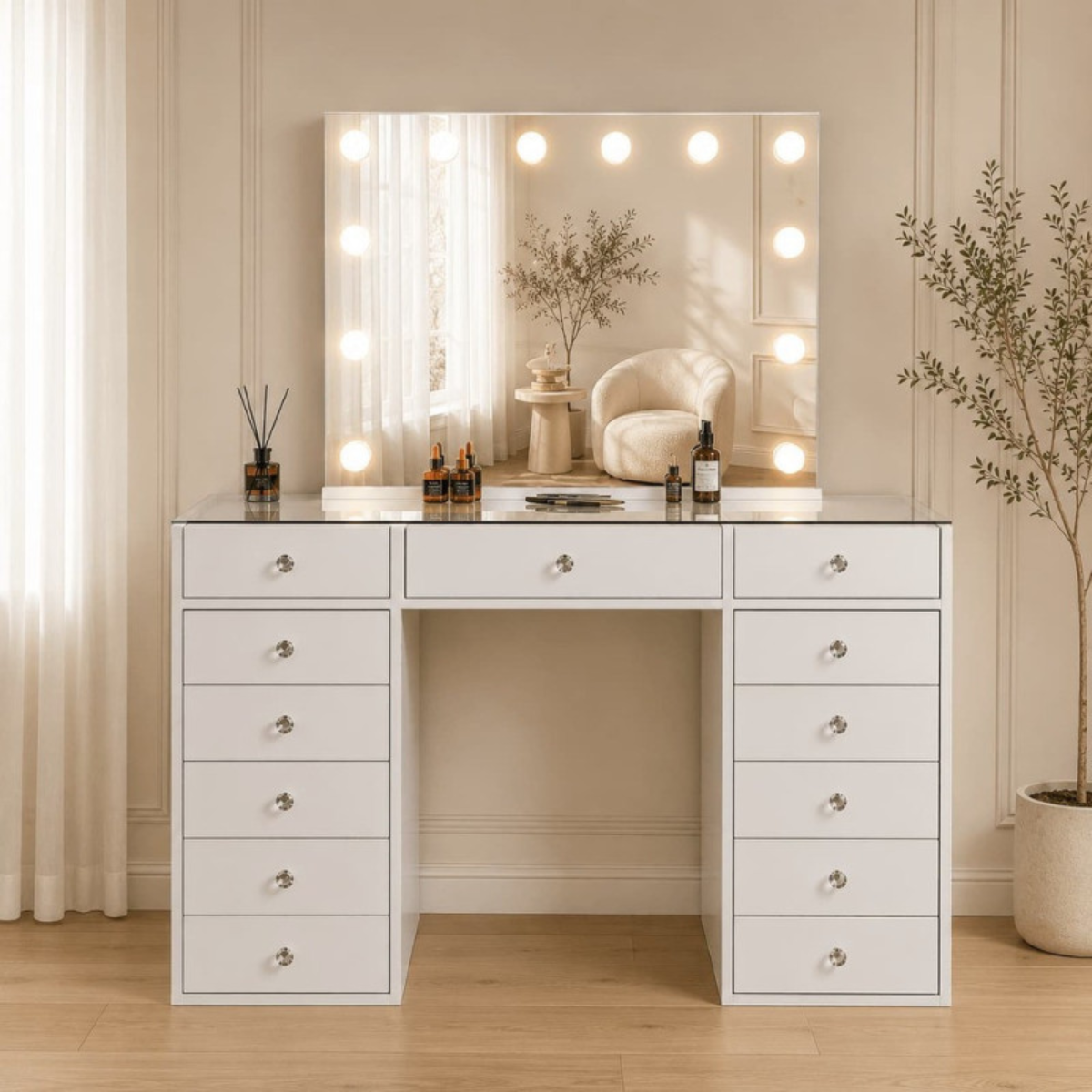 Mesa Toucador de Maquilhagem Branca com Tampo de Vidro Transparente e Espelho Parcial LED Sem Moldura Hollywood 120cm