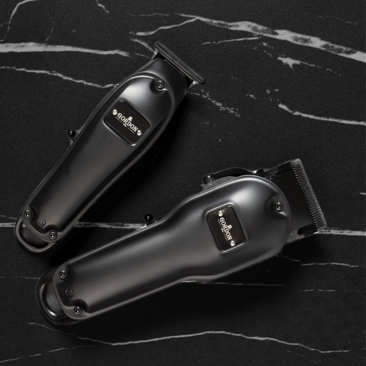 Gordon Máquina Contornos Preta B532