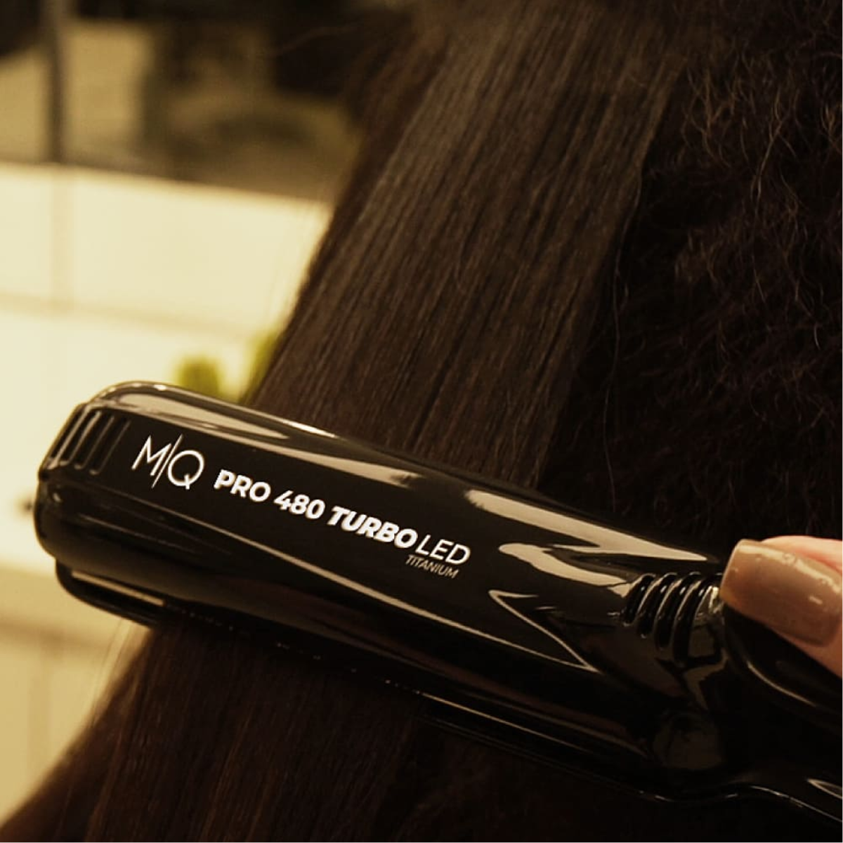 MQ Profissional - Prancha Pro 480 Turbo Led Titanium 250ºC