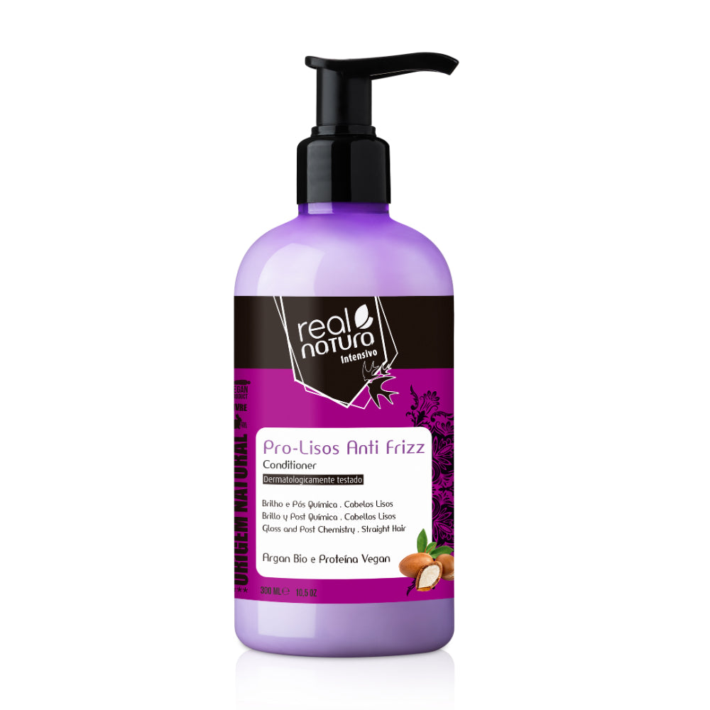 Condicionador Real Natura Pro-Lisos Anti Frizz 300mL, frasco roxo e pump preto. Com Argan Bio e Proteína Vegan, proporciona brilho e controle de frizz para cabelos lisos e pós-química.
