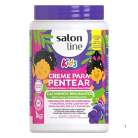 Creme Salon Line Kids 1kg, pote branco e tampa roxa. Com cheirinho de uva, hidrata e define cachinhos com brilho.