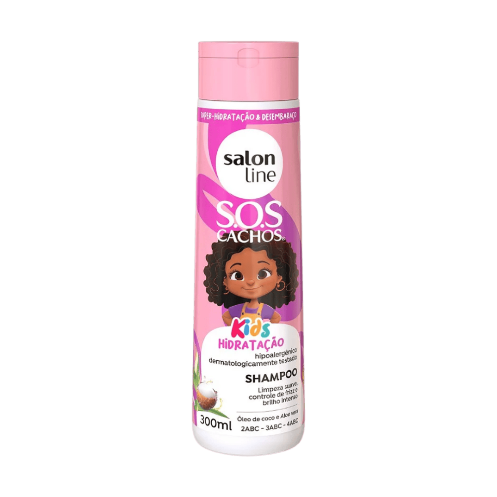 Shampoo Salon Line S.O.S Cachos Kids 300mL, frasco e tampa rosa. Com Óleo de coco e Aloe vera, limpa suavemente e controla o frizz.