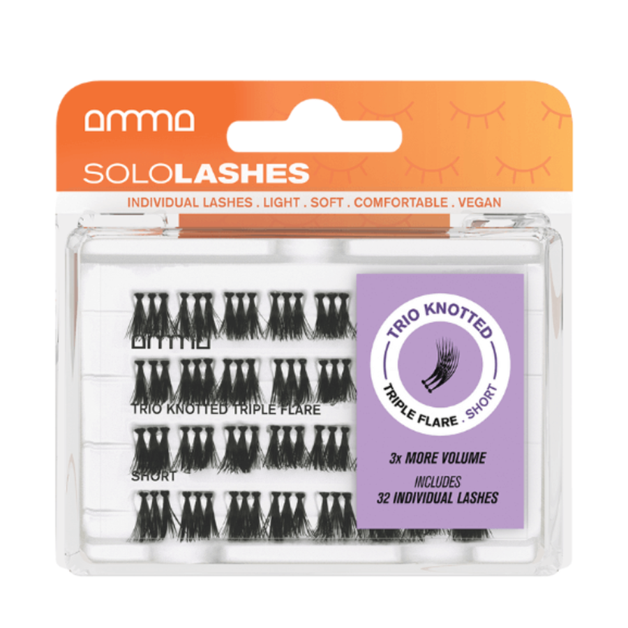 Andreia AMMA SoloLashes Trio Knotted Triple Flare Short, 32 tufos — embalagem completa sobre fundo branco