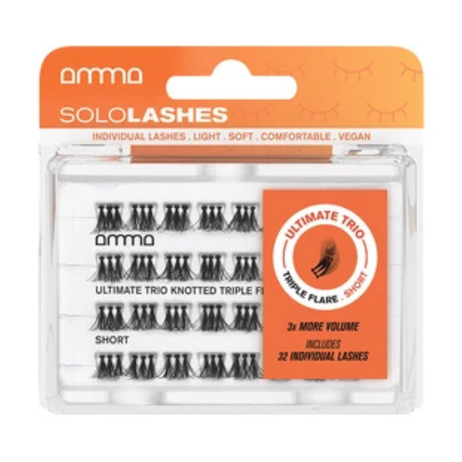 Andreia AMMA SoloLashes Ultimate Trio Triple Flare Short, 32 tufos — embalagem completa sobre fundo branco