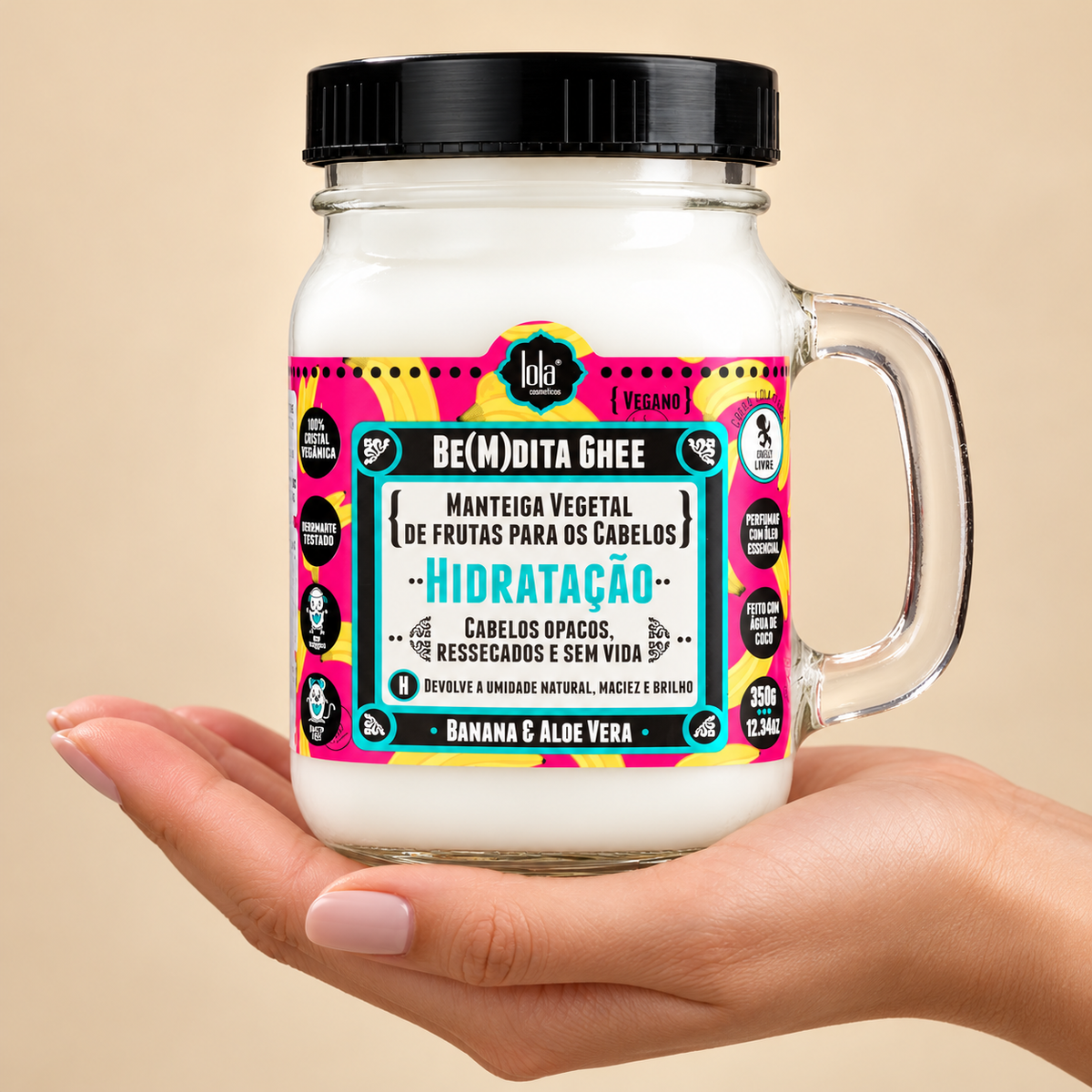 Lola Be(M)dita Ghee Banana e Aloé Vera 350 g — embalagem na mão