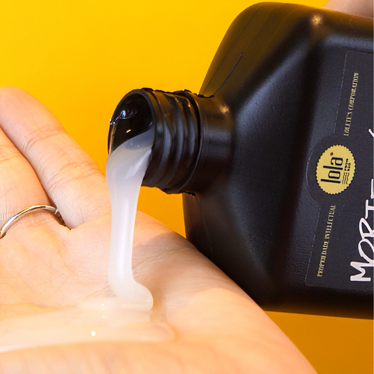 Lola Morte Súbita Shampoo Hidratante — textura e aplicação