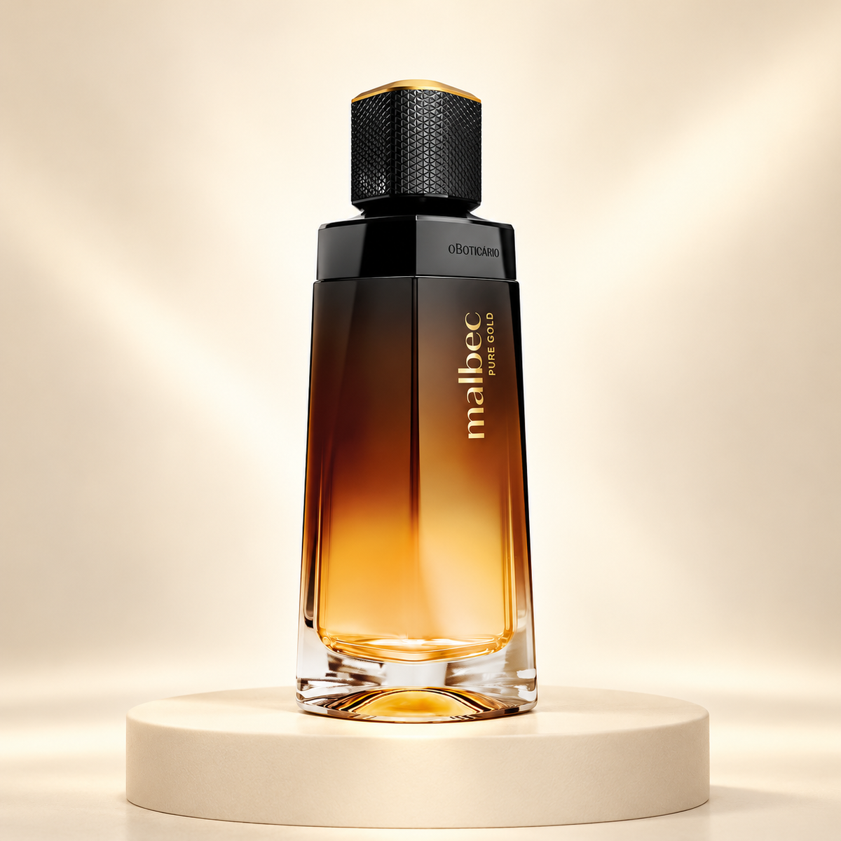 O Boticário Malbec Pure Gold 100ml – Flasche in einer Studiokulisse
