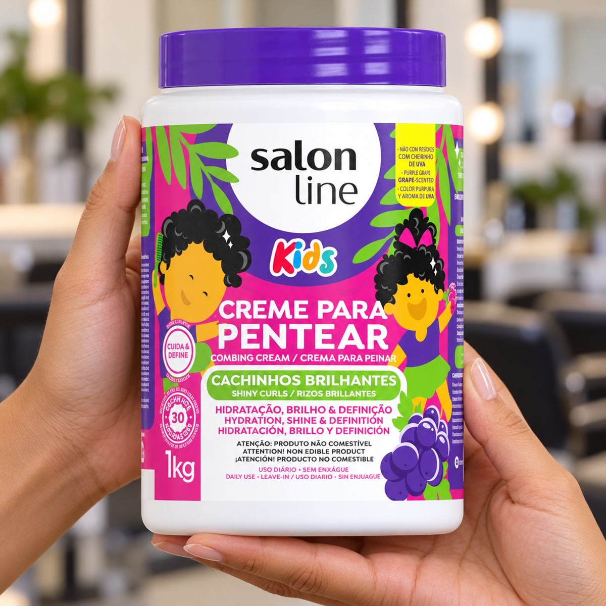 Salon Line Kids Cachinhos Brilhantes Creme Para Pentear 1kg — ambientação ilustrativa